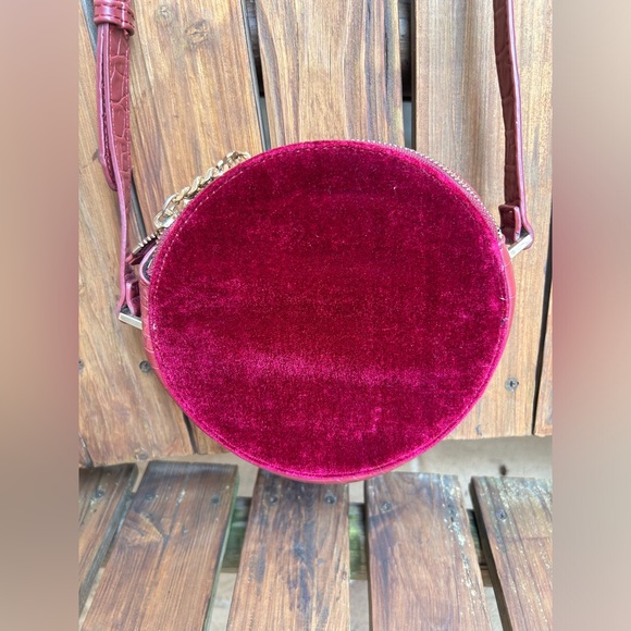FREE PEOPLE BURGUNDY VELVET ROUND CROSSBODY - Picture 9 of 16